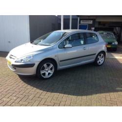 Peugeot 307 2.0-16V XSI AIRCO-EL.RAMEN- ABS-LM VELGEN-APK-NE