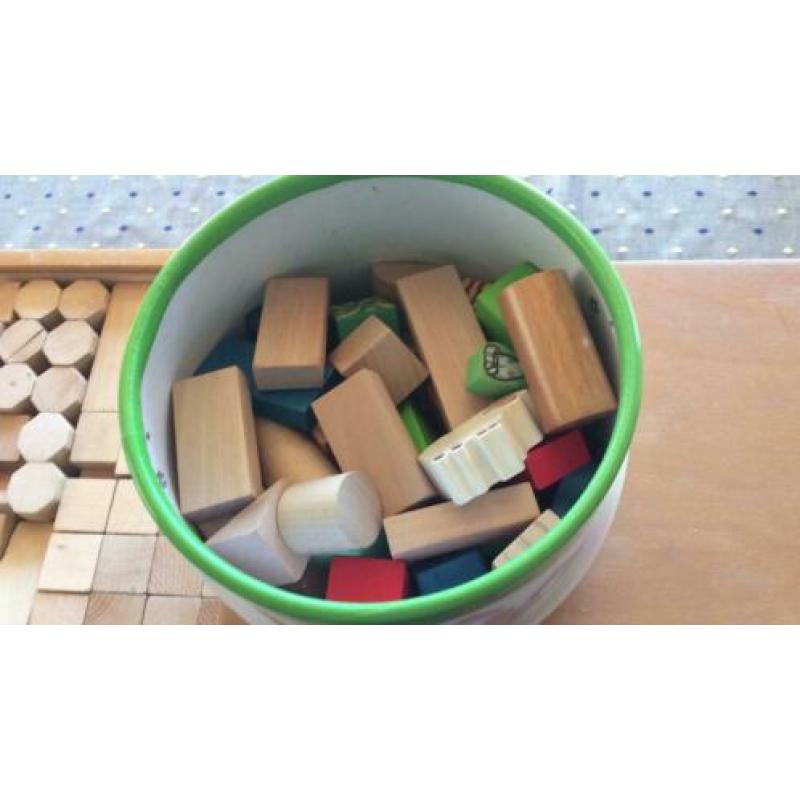Houten blokken en een blokken kar