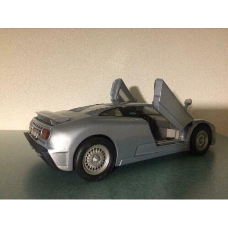 Trio modelauto 1:18 (Bugatti Type 59 en EB 110 + Ferrari TR)