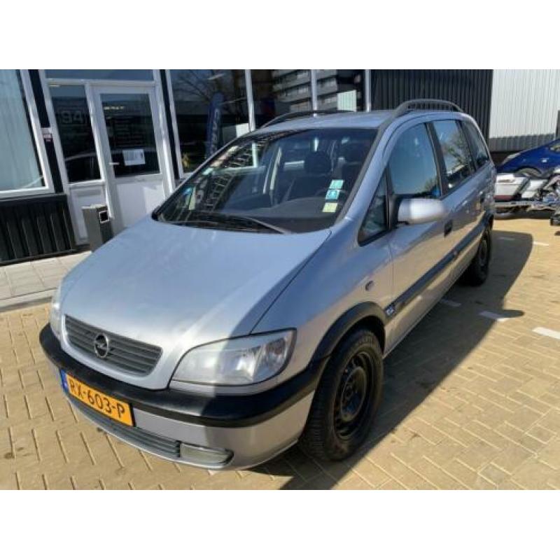 Opel Zafira 2.2-16V DTi Comfort Navigator (bj 2003)