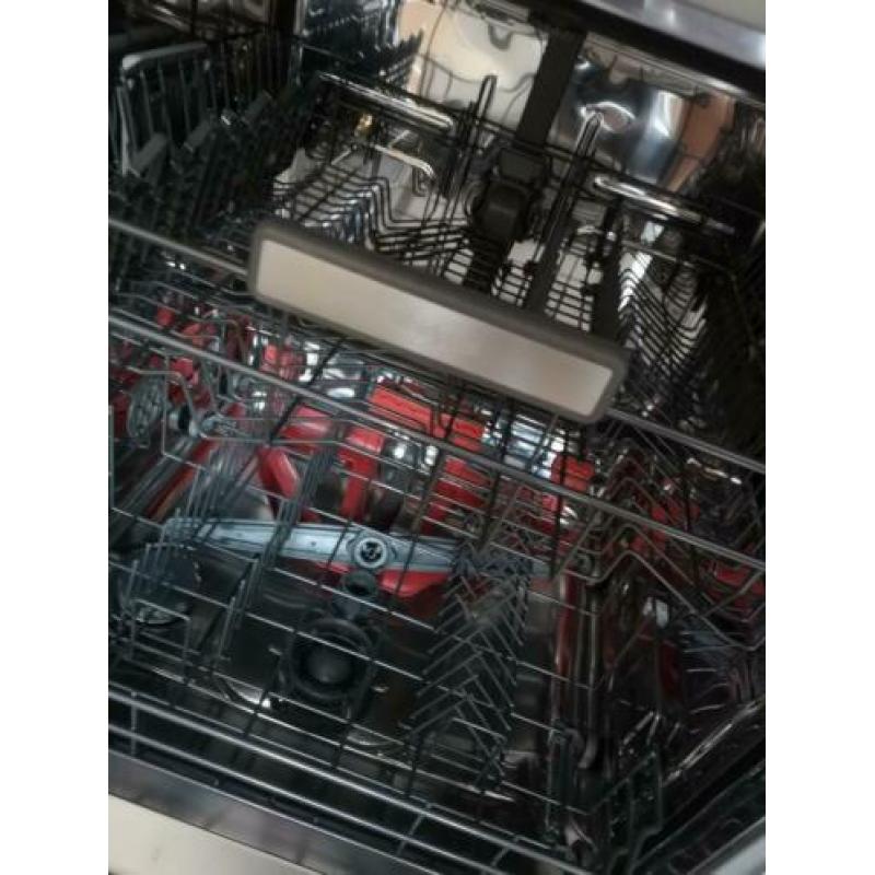 Gratis Whirlpool inbouwvaatwasser ADG 8575