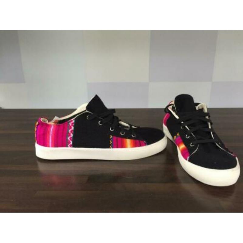 handgemaakte sneakers mt 42