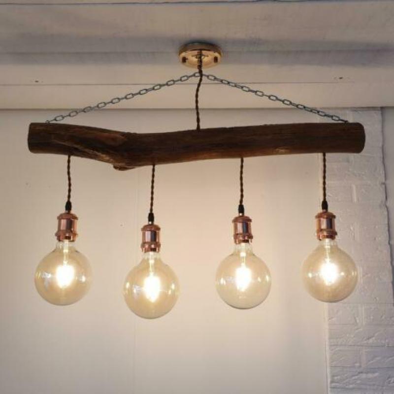 Plafondlamp van boomstam
