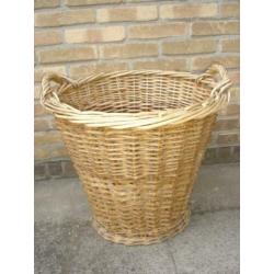 rieten mand / Oud riet/rieten wasmand