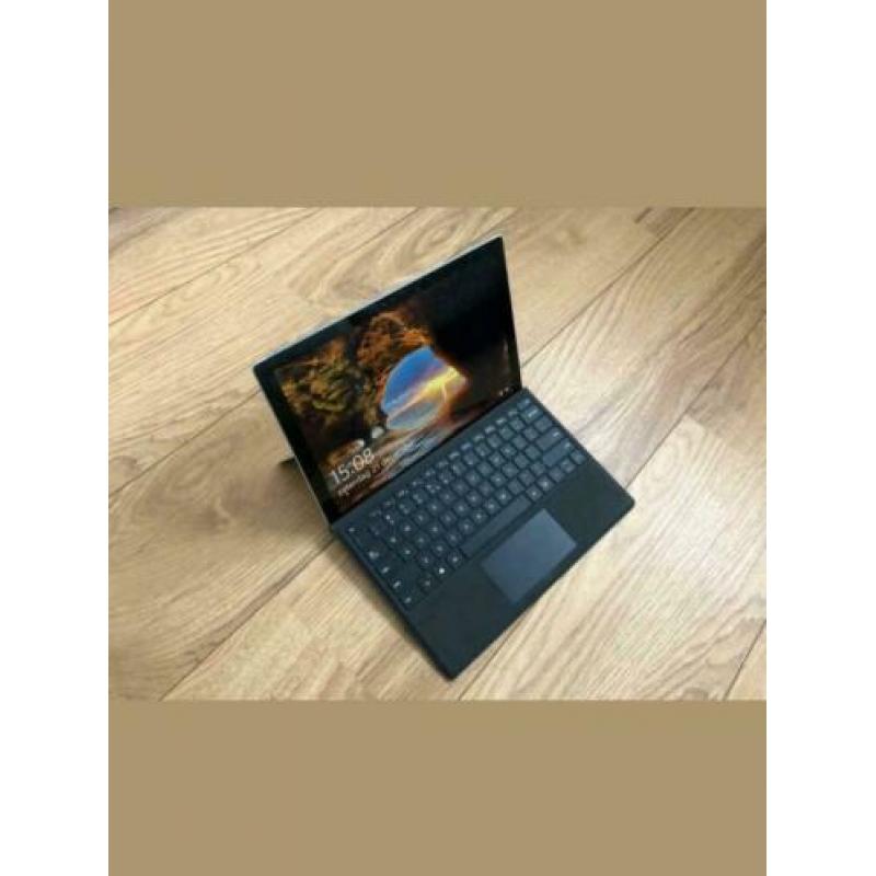 Microsoft Surface Pro 4 (zo goed als nieuw)