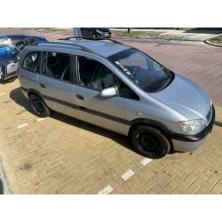 Opel Zafira 2.2-16V DTi Comfort Navigator (bj 2003)