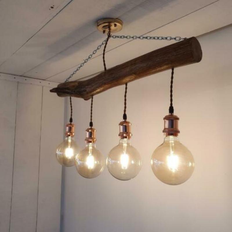 Plafondlamp van boomstam