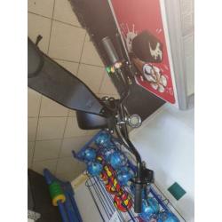 Bolht brommer (snoep partijhandel winkel scooter )