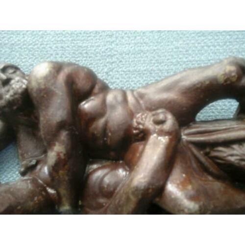 Bronzen erotisch beeld