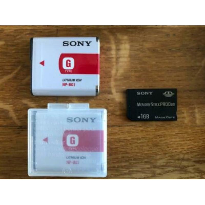 Sony DSC W90 digitale camera- Carl Zeiss lens - dockingstat.
