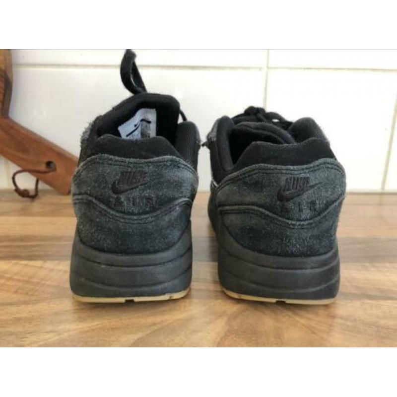 Nike air max Black / Gum, maat 30