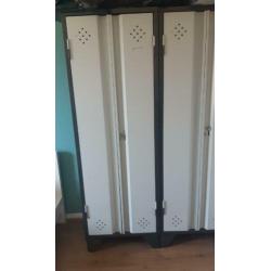 2 leuke lockers (kledingkasten)