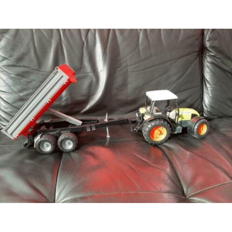 Speelgoed trekker CLAAS met aanhanger