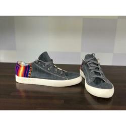 Handgemaakte sneakers maat 42
