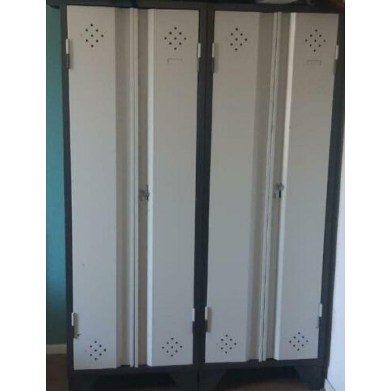 2 leuke lockers (kledingkasten)