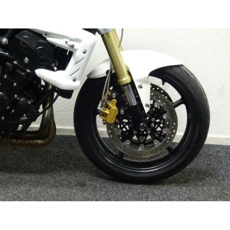 Triumph STREET TRIPLE 675 (bj 2012)