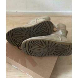 UGGs Originals (Bailey Button) maat 36