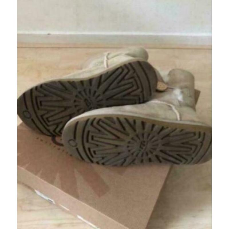 UGGs Originals (Bailey Button) maat 36