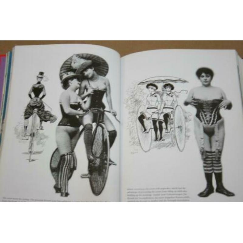 Dessous - Lingerie as Erotic Weapon - Gilles Néret