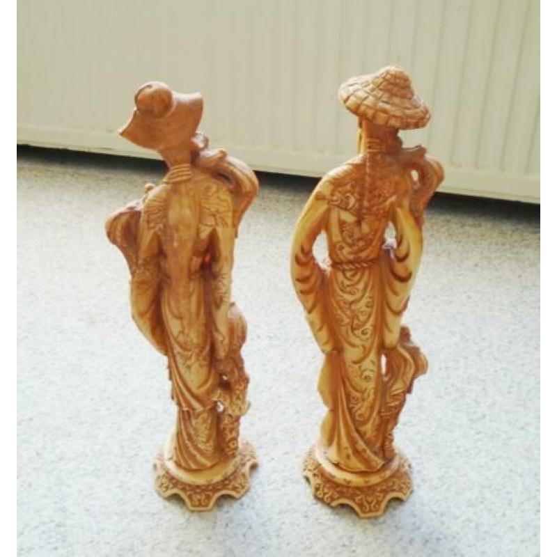 set van 2 ivorine beelden van chinese figuren 37 cm groot