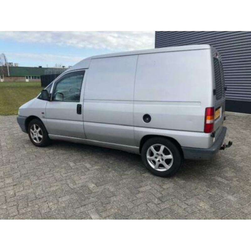 Peugeot Expert 220C 2.0 HDI 2000
