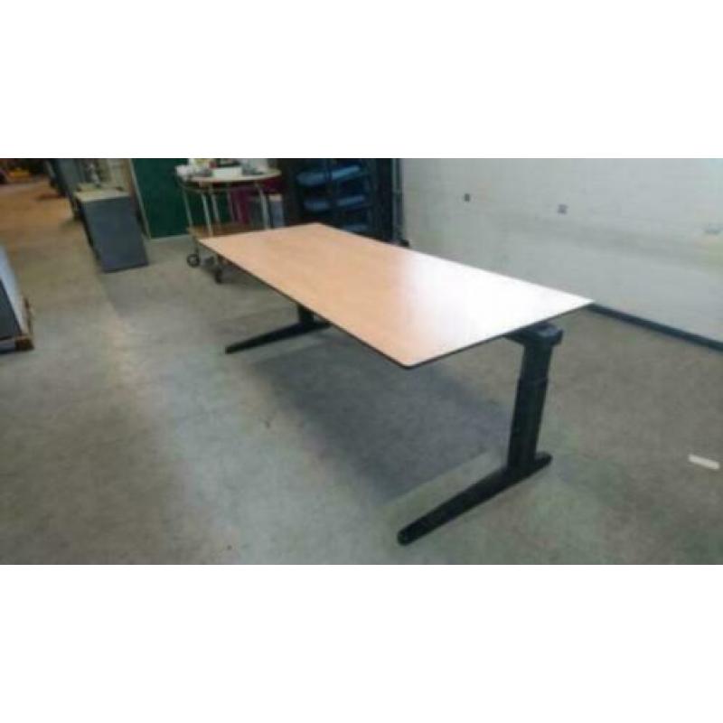 Mooie professionele Ahrend Essa instelbare bureau 's