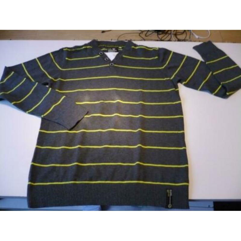 Stoere trui van C&A mt 170/176 voor 2,50 !!!