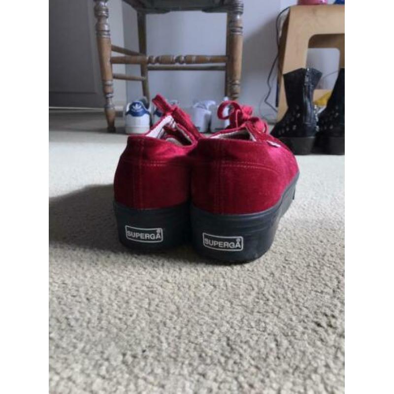 Superga rood velvet hoog maat 37