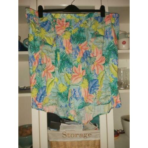 Fleurige viscose korte broek / bermuda maat 58 nieuw!