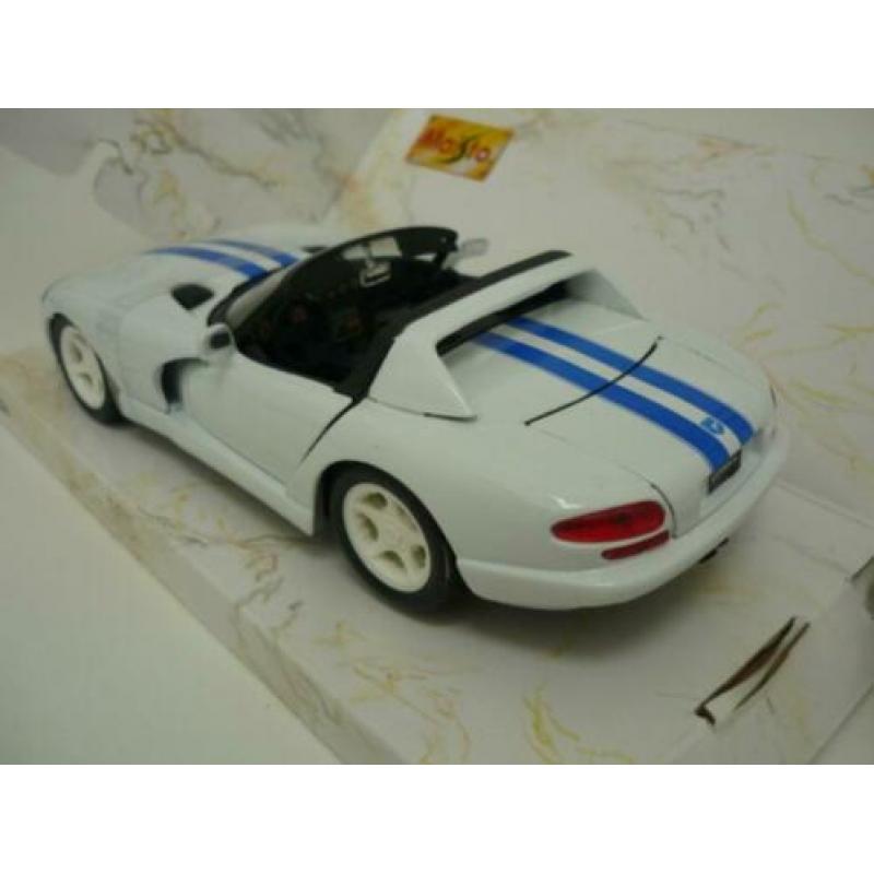 Maisto Dodge Viper RT/10 1996 Cabriolet wit 1/24 incl. doos