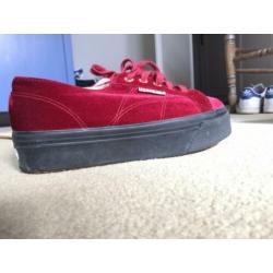 Superga rood velvet hoog maat 37