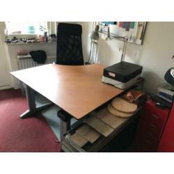 Ahrend hoekbureau
