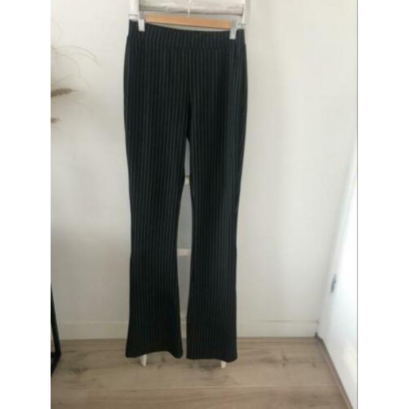 Mooie flared legging maat M Distrikt NIEUW