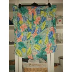 Fleurige viscose korte broek / bermuda maat 58 nieuw!