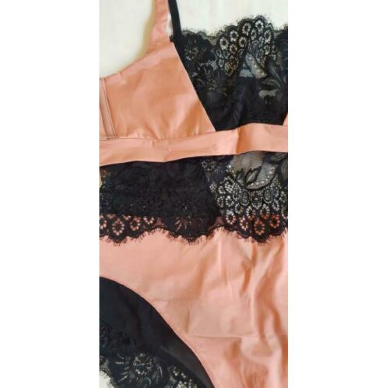nieuw hunkemoller noir body 80B