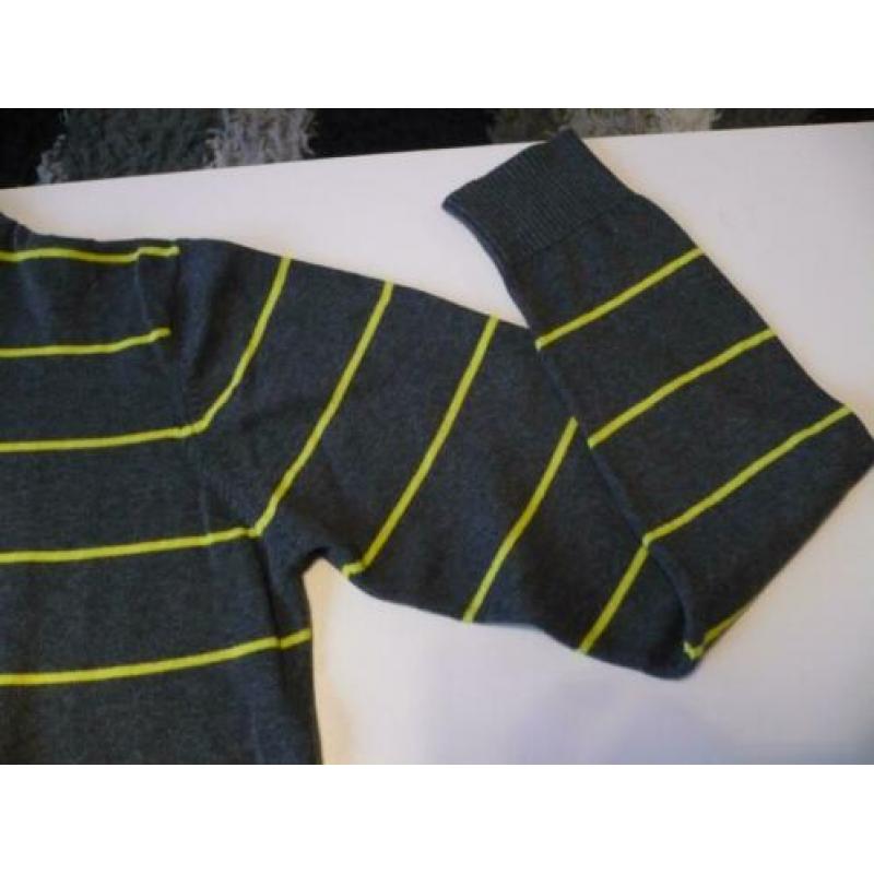 Stoere trui van C&A mt 170/176 voor 2,50 !!!
