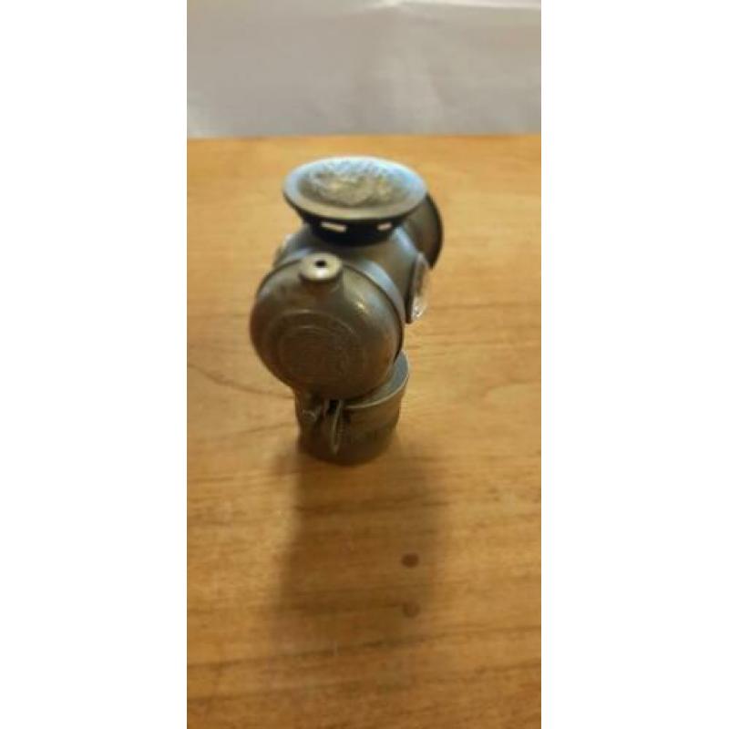 ouderwetse fietslamp jaren 1900 C.M.HALL KENOSHA.WIS.USA CO