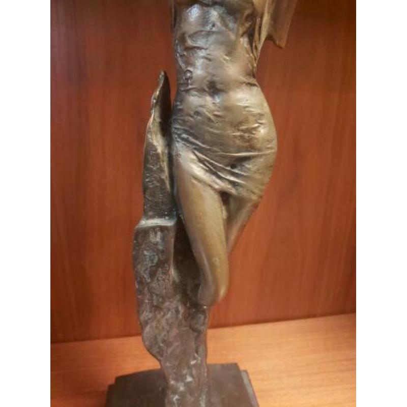 Bronzen beeld M Bouval