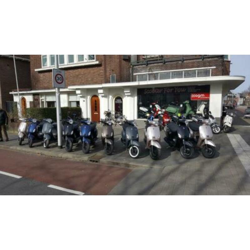 Peugeot V-clic Snorscooter bij; Scooterforyou, Zwolle SNOR