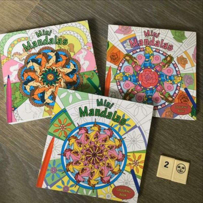 Diverse kleurenboeken en boeken