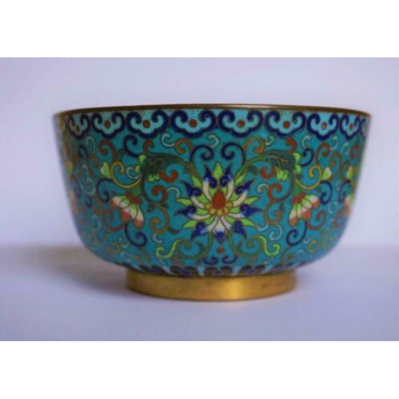 Chinese cloisonné emaille kom, 19e eeuw