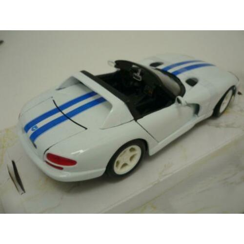 Maisto Dodge Viper RT/10 1996 Cabriolet wit 1/24 incl. doos