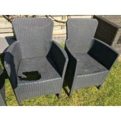 Tuintafel met stoelen