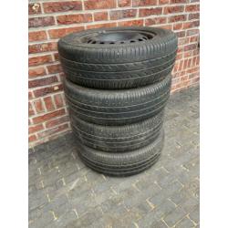 4 banden met velgen VW up