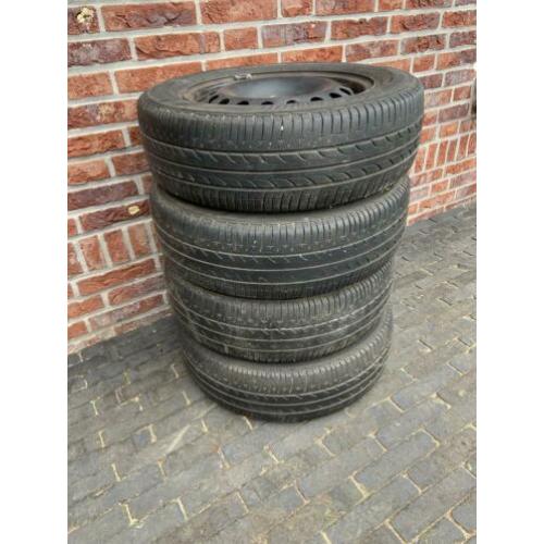 4 banden met velgen VW up