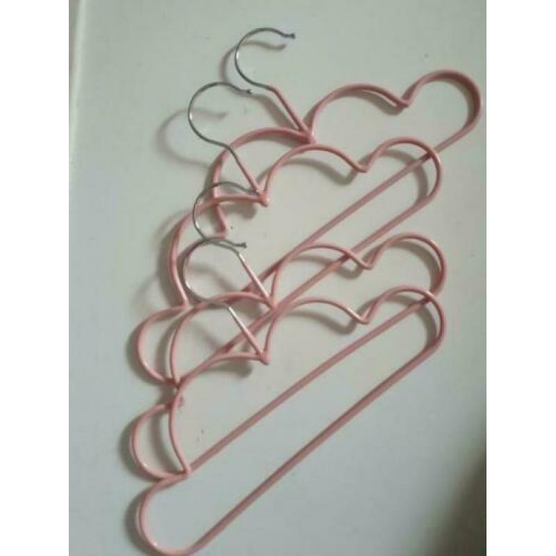 Verschillende Kinder/ baby kleding hangers hout