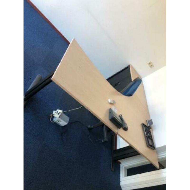 Bureau met kast