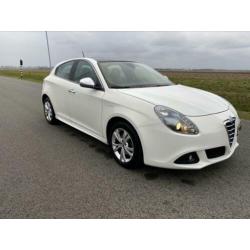 Alfa Romeo Giulietta 1.4 Turbo Distinctive 2010 Wit + 18”!