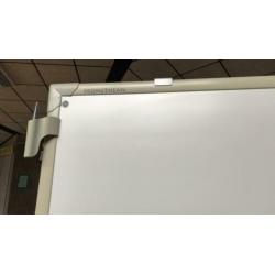 Groot touchscreen bord digibord op wieltjes