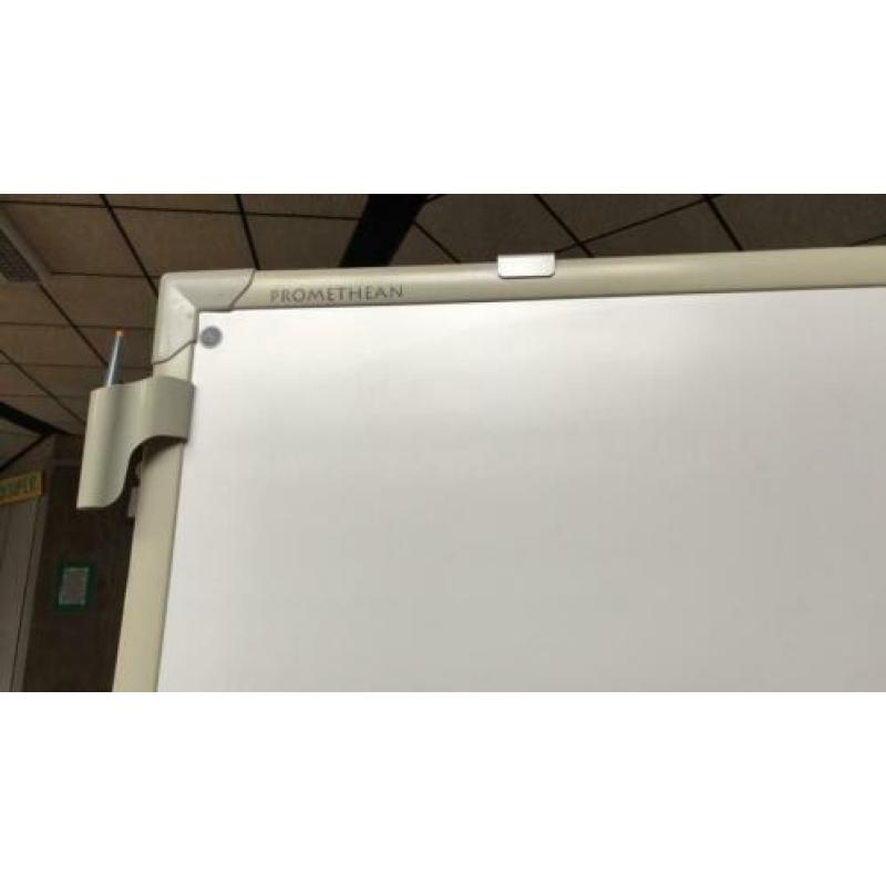 Groot touchscreen bord digibord op wieltjes